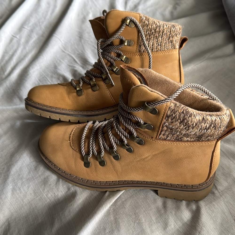 Hiking Boots - Picture 2 of 6